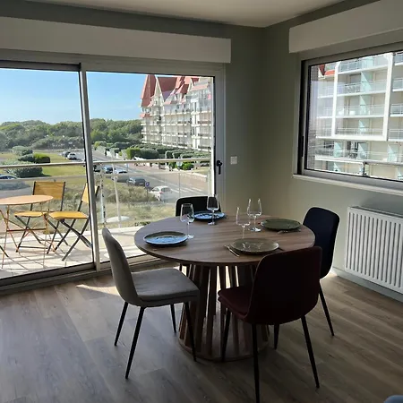 Le Grand Large Front De *