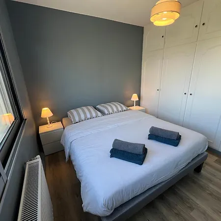 Le Grand Large Front De *