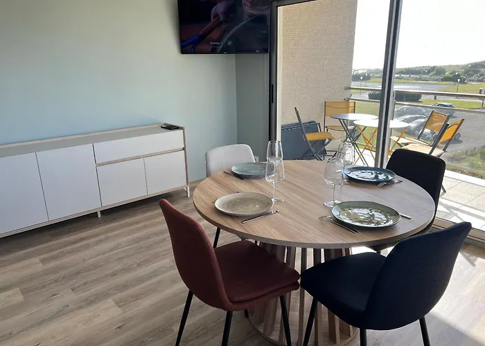 Le Grand Large Front De Appartement